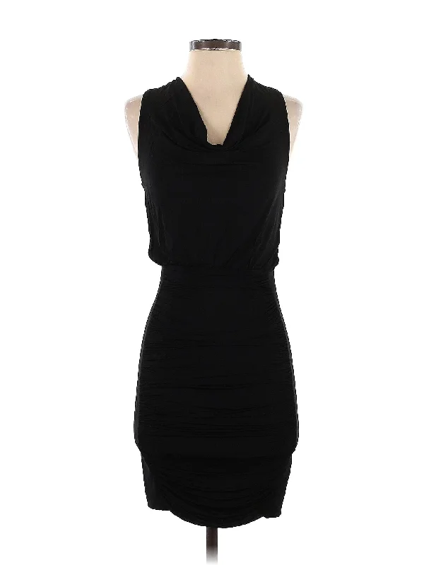 cocktail dress with side embroidery-Cocktail Dress