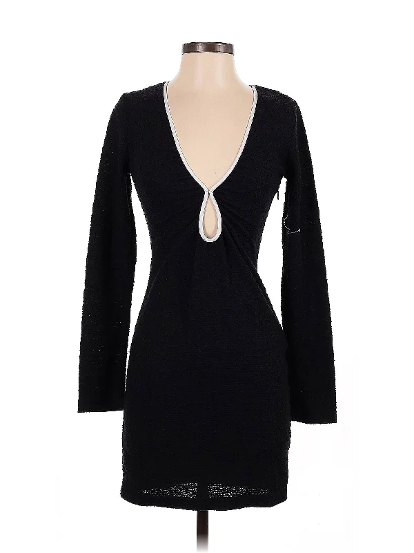 cocktail dress with brooch accent-Cocktail Dress