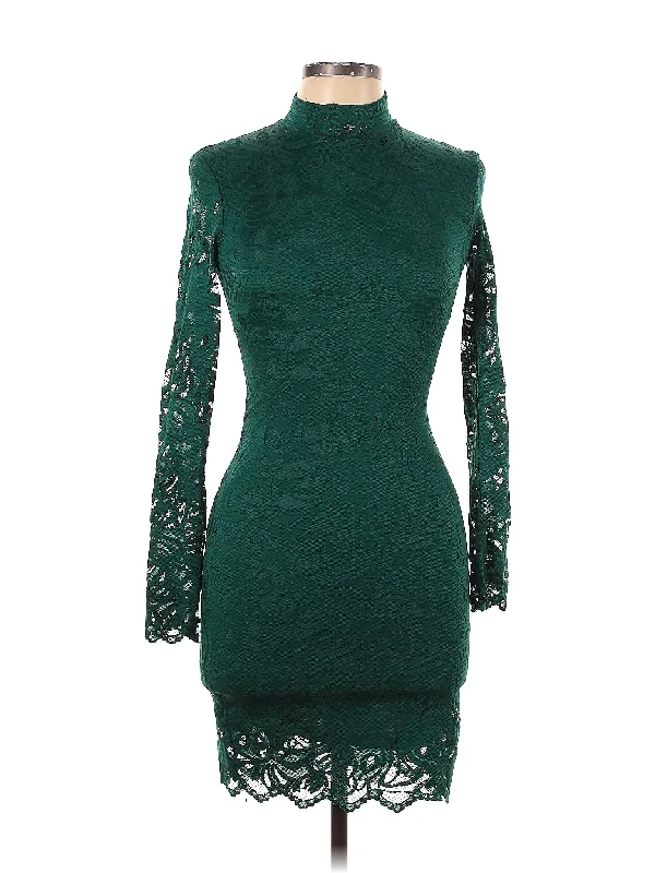 cocktail dress length etiquette guide-Cocktail Dress
