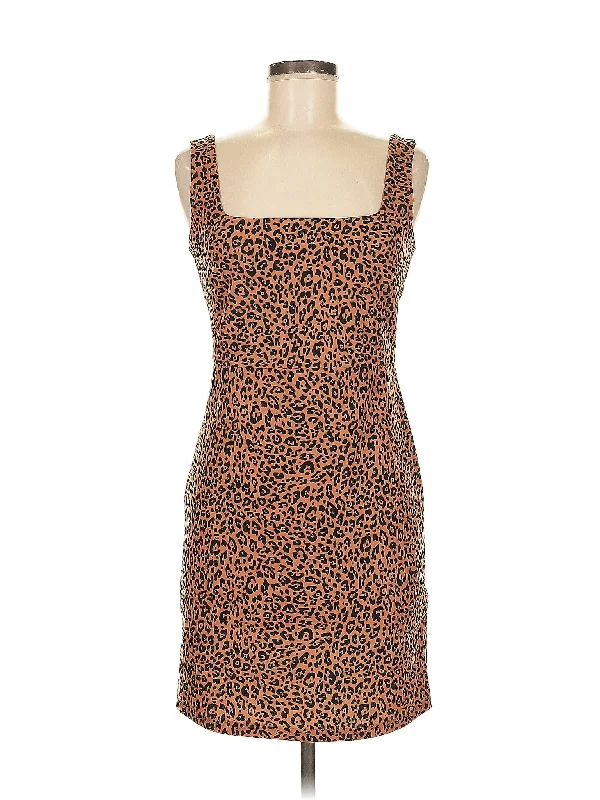 cocktail dress with floral embroidery-Cocktail Dress