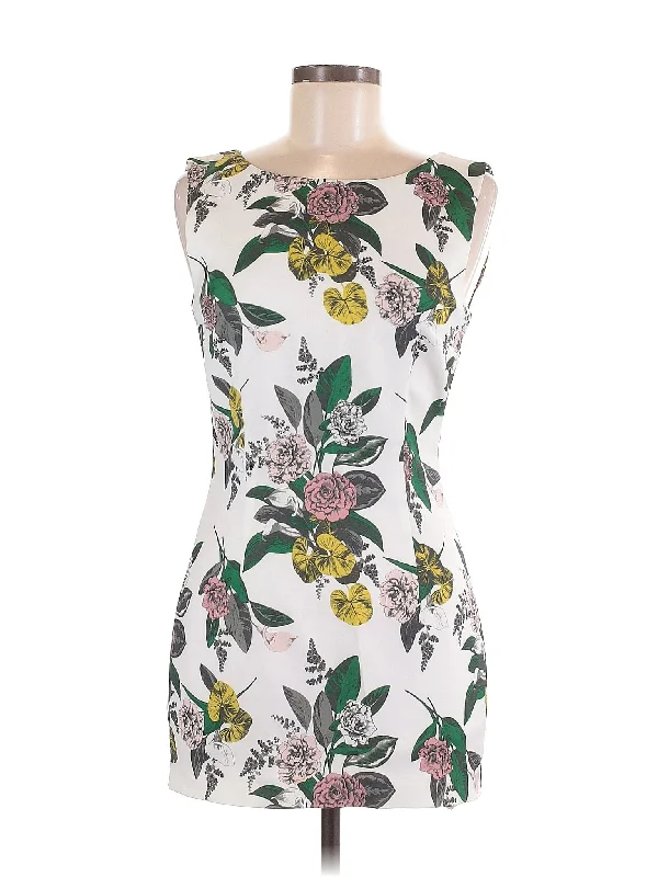 short cocktail dress for petite figures-Cocktail Dress