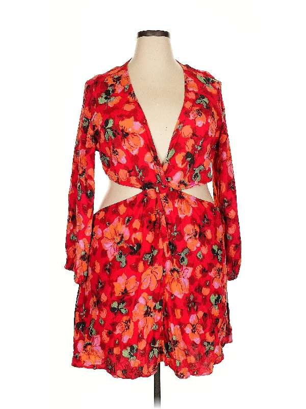 feathered cocktail dresses for dramatic effect-​Cocktail Dress