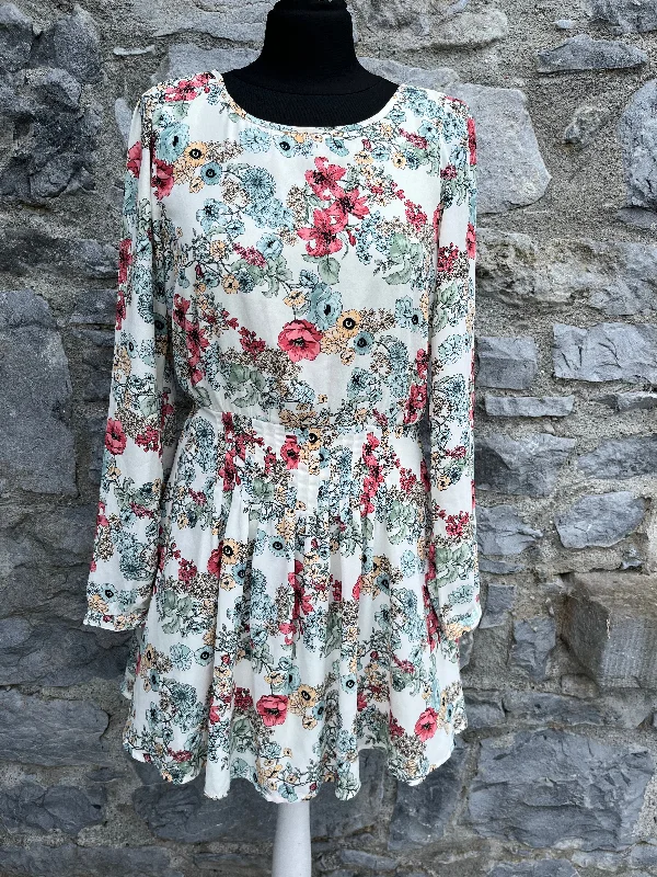 Party dress that is head-turning -Floral dress with low back uk 8