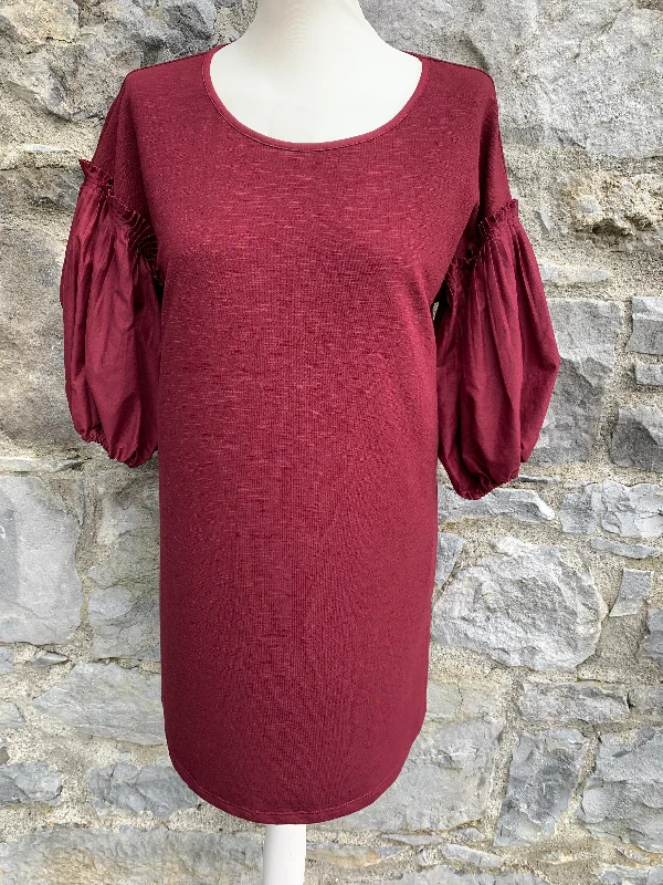 Party dress: hair and makeup -Maroon dress with puffy sleeves  uk 8-10