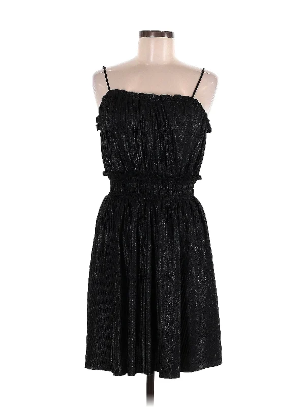 cocktail dress with brooch accent-Cocktail Dress