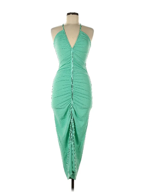 feathered cocktail dresses for dramatic effect-​Cocktail Dress