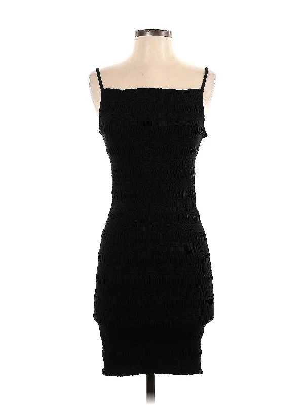 cocktail dress with quilted details-Cocktail Dress