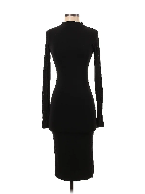 cocktail dress with cut-out back-Cocktail Dress