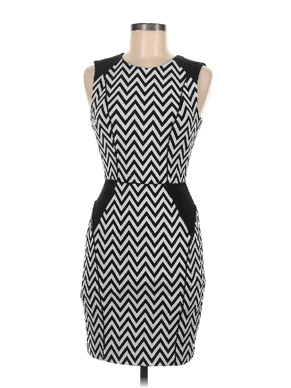cocktail dress with brooch accent-Cocktail Dress