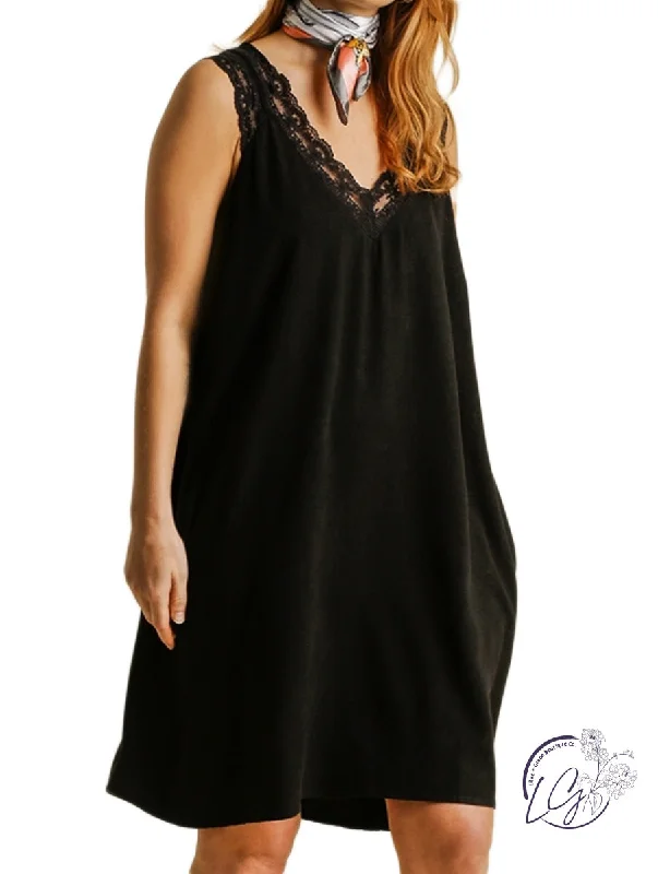 evening dress for product launches-Night Out Sleeveless Dress with Pockets