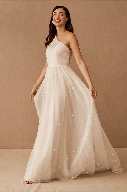Wedding dress: shoe pairing guide tips--Hayley Paige Pearl Gown