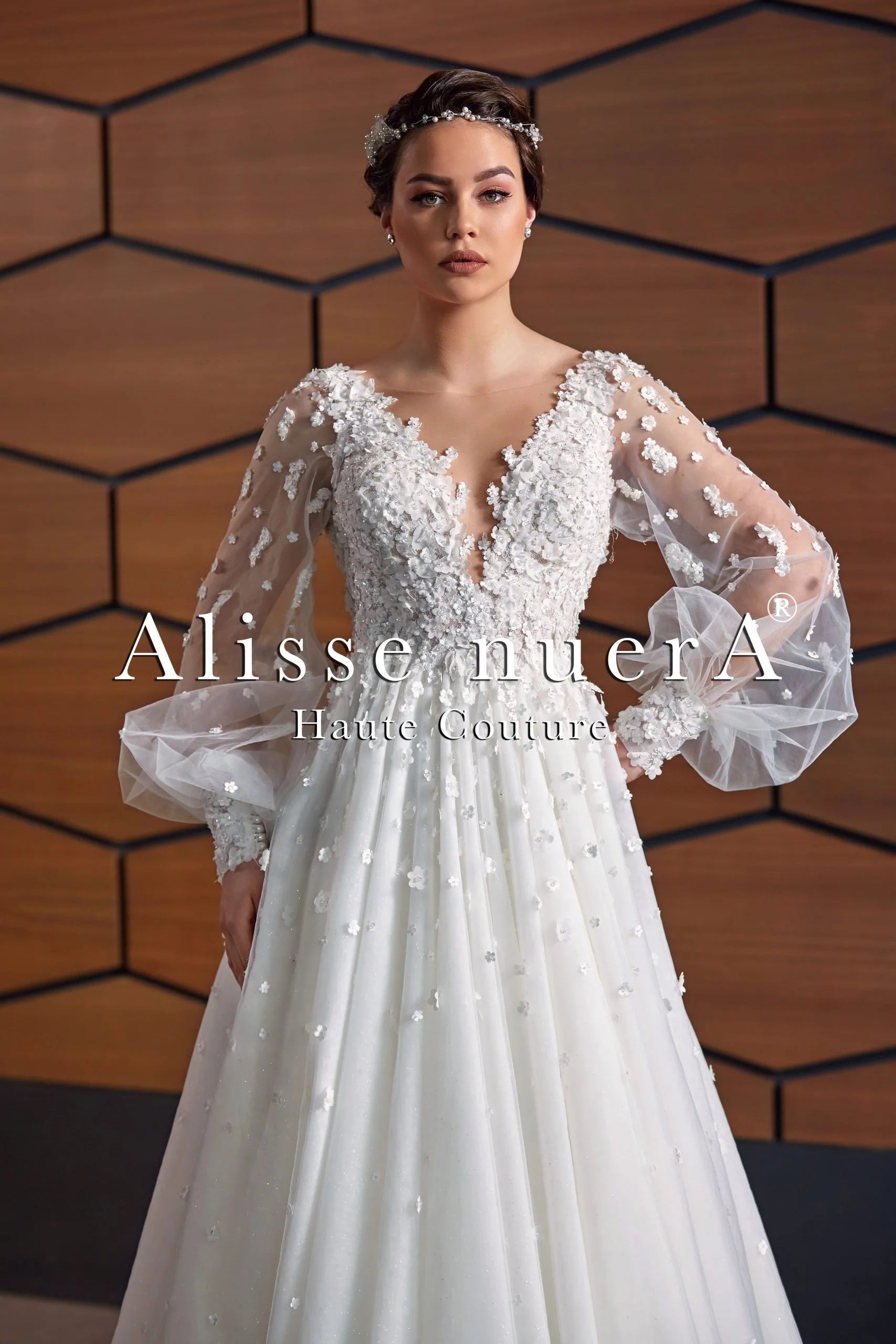 How to choose wedding dress silhouette help--Billow Sleeve Floral Applique Sprinkle Winter White A Line Bridal Dress How to choose wedding dress silhouette help--Billow Sleeve Floral Applique Sprinkle Winter White A Line Bridal Dress