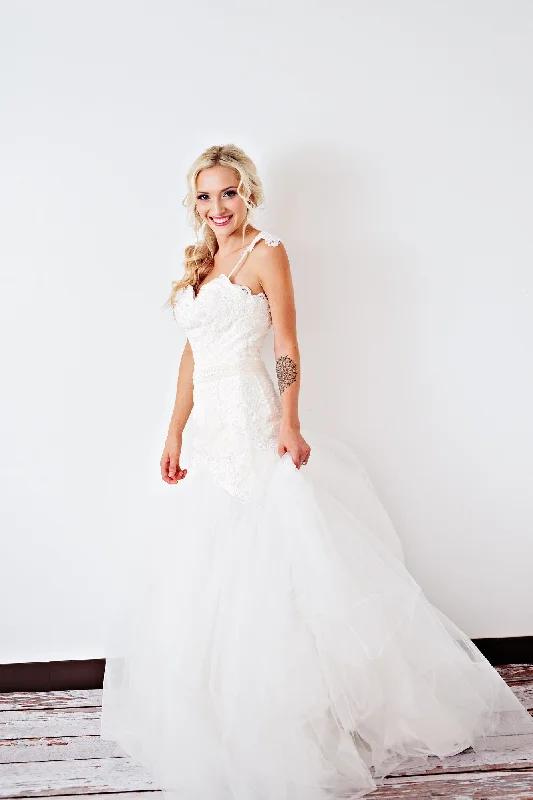 Dress for wedding dazzling style gorge--Trumpet Wedding Gown with Beaded Straps (#PB067) Dress for wedding dazzling style gorge--Trumpet Wedding Gown with Beaded Straps (#PB067)