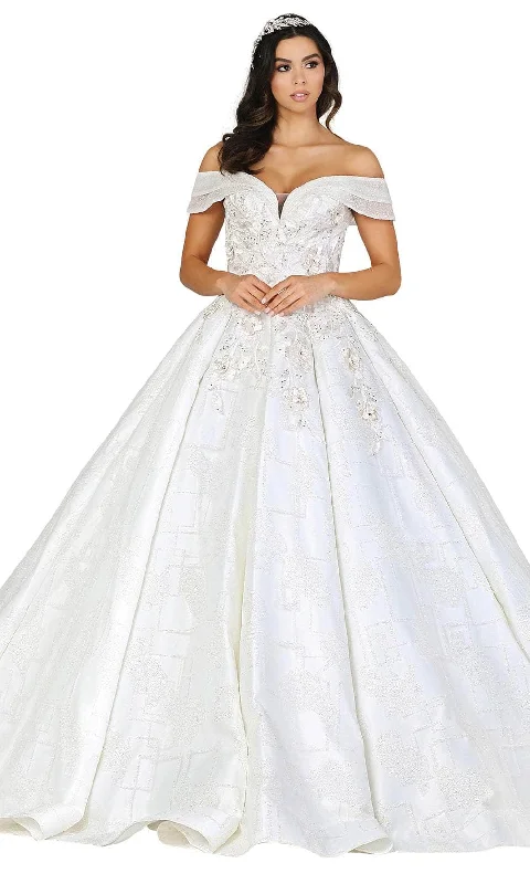 Wedding dress with faux fur cardigan warm--Dancing Queen 0153 - Lace Applique Sweetheart Neck Ballgown Wedding dress with faux fur cardigan warm--Dancing Queen 0153 - Lace Applique Sweetheart Neck Ballgown