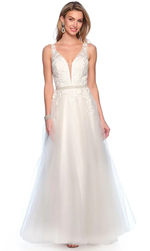 Wedding dress with statement sleeves trend--Dave & Johnny Bridal 10765W - Applique Tulle Bridal Gown Wedding dress with statement sleeves trend--Dave & Johnny Bridal 10765W - Applique Tulle Bridal Gown