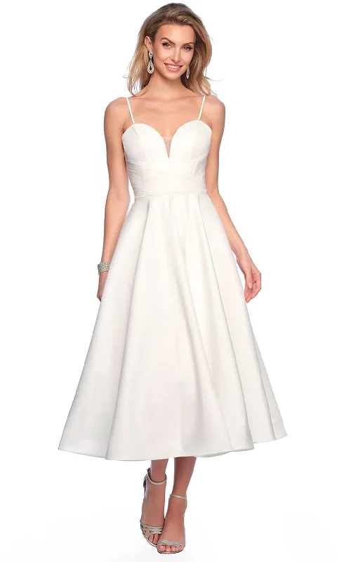 Dress for wedding trendy style fashion look--Dave & Johnny Bridal 12005 - Sweetheart A-Line Bridal Dress Dress for wedding trendy style fashion look--Dave & Johnny Bridal 12005 - Sweetheart A-Line Bridal Dress