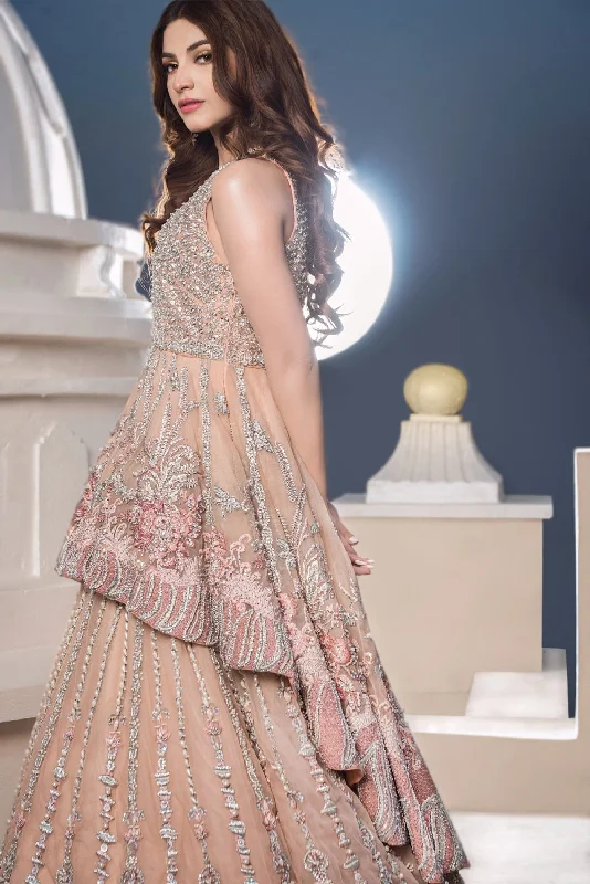 Wedding dress in lace for beach wedding look--Pakistani Wedding Dress In Peach Color Wedding dress in lace for beach wedding look--Pakistani Wedding Dress In Peach Color