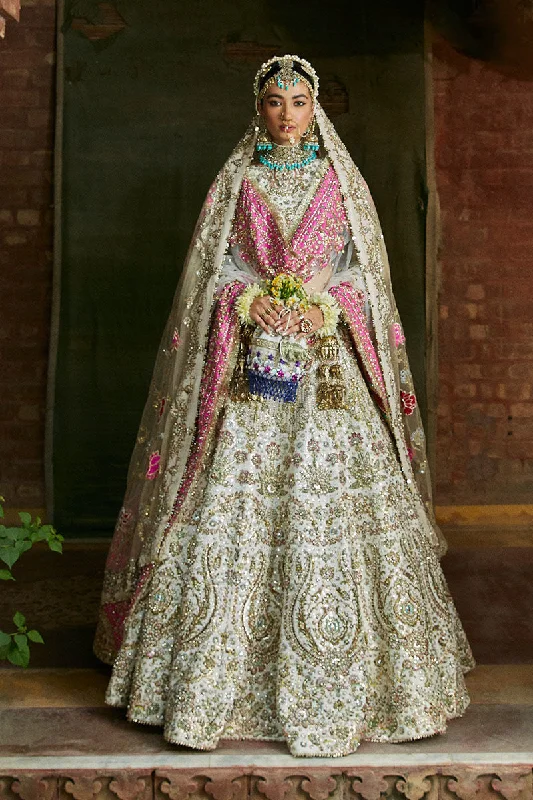 Wedding dress enhances confidence more--Traditional Pakistani Bridal Wedding Dress