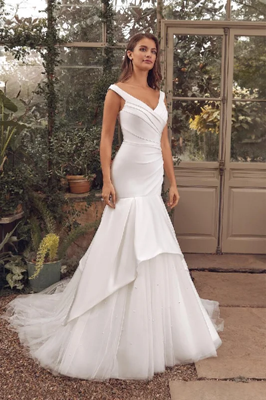 Wedding dress excellent customer service--Justin Alexander 88137 Wedding Gown