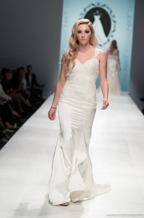 Wedding dress like old Hollywood glamour icon--Keyhole Back Wedding Dress with Swarovski Beaded (#Cahira) Wedding dress like old Hollywood glamour icon--Keyhole Back Wedding Dress with Swarovski Beaded (#Cahira)