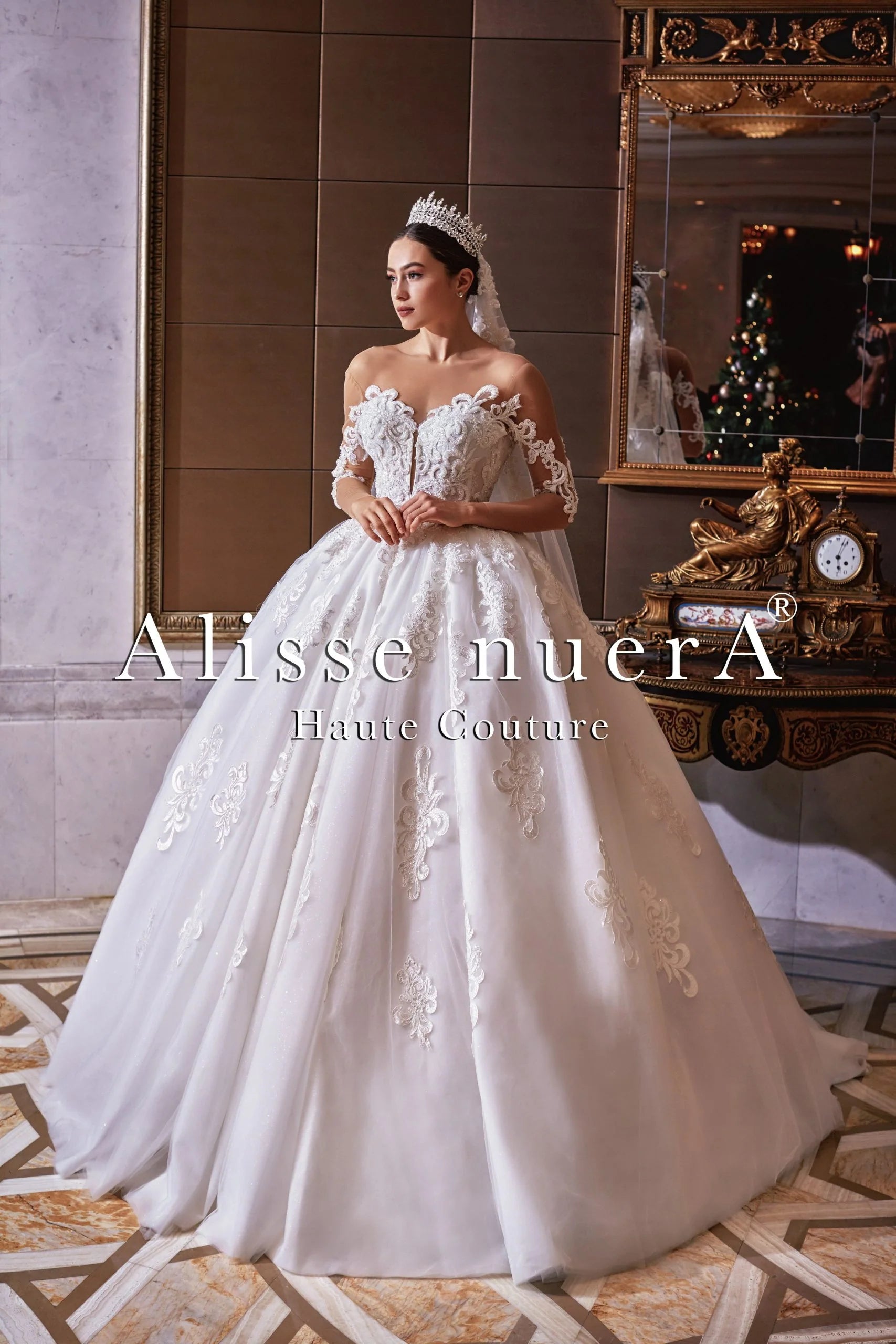 Wedding dress polka dots fun style look wow--Lace Applique Princess Ballroom Wedding Gown Wedding dress polka dots fun style look wow--Lace Applique Princess Ballroom Wedding Gown
