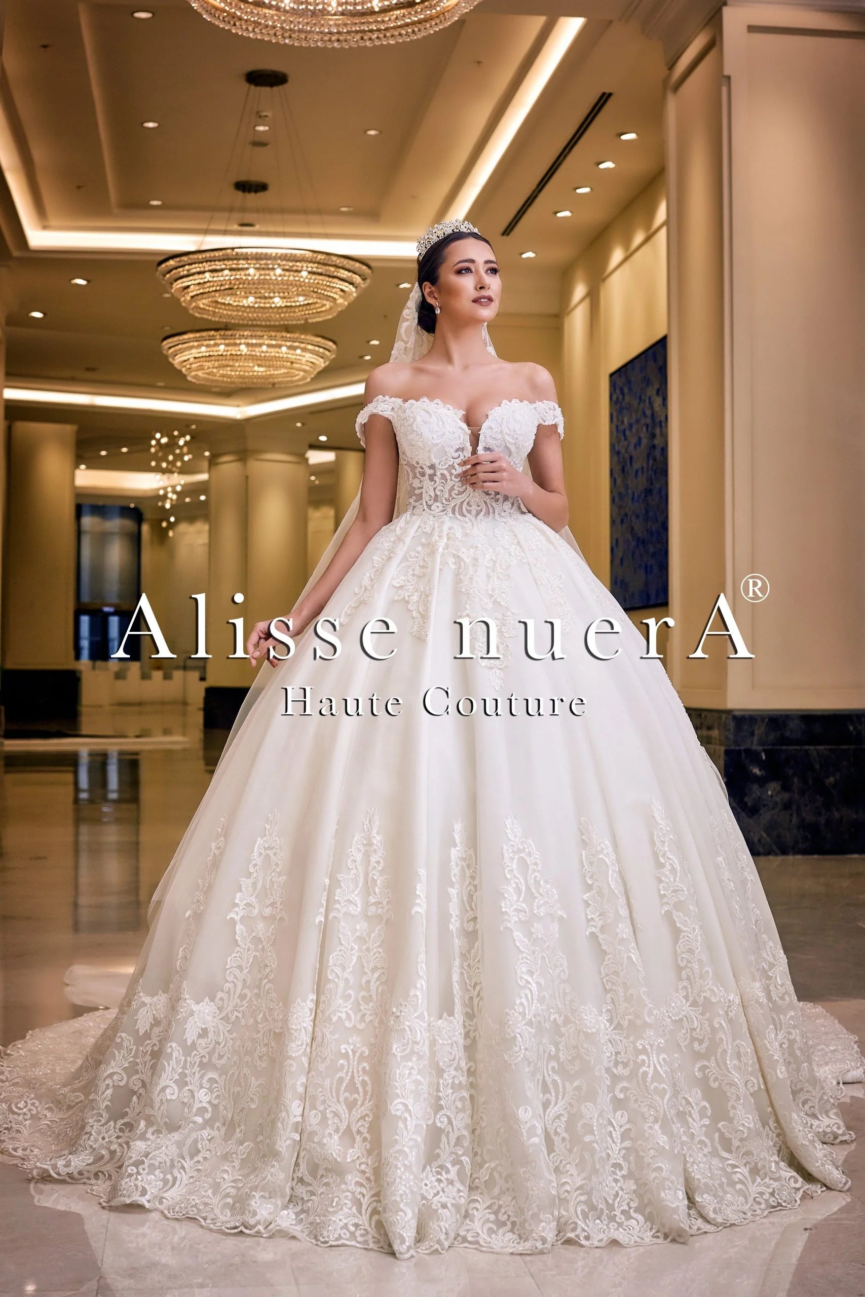 Wedding dress eco-friendly sustainable now--Lace Embroidered Hemline Princess Ball Gown Wedding Dress Wedding dress eco-friendly sustainable now--Lace Embroidered Hemline Princess Ball Gown Wedding Dress