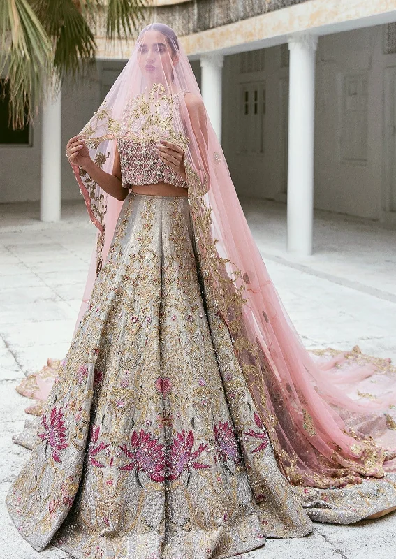 Dress for wedding festive gathering joy--Long Tail Lehenga With Choli Dupatta Pakistani Bridal Dress Dress for wedding festive gathering joy--Long Tail Lehenga With Choli Dupatta Pakistani Bridal Dress