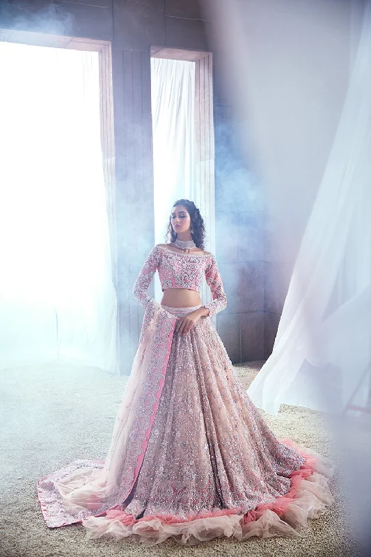 Wedding dress: the perfect fit advice--Pakistani Bridal Dress Pink Lehnga Choli Latest collection Wedding dress: the perfect fit advice--Pakistani Bridal Dress Pink Lehnga Choli Latest collection