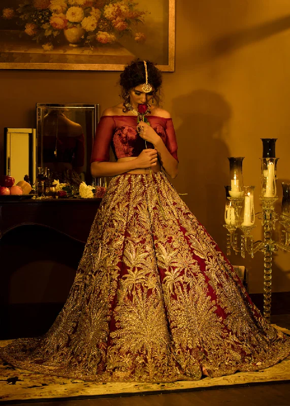 Wedding dress that makes you stand out now--Pakistani Bridal luxurious Wedding Dress Velvet Lehenga and choli Wedding dress that makes you stand out now--Pakistani Bridal luxurious Wedding Dress Velvet Lehenga and choli