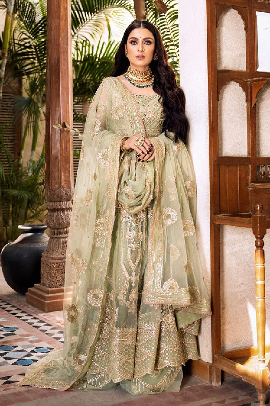 Dress in style for a destination wedding trip--Roopa