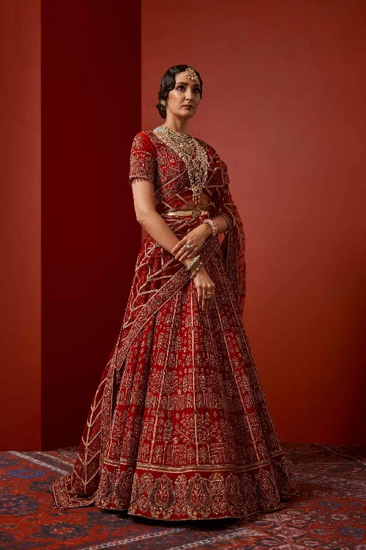 Wedding dress with wide brim hat event--Bridal Red Lehenga Choli Dress In Tilla Work Wedding dress with wide brim hat event--Bridal Red Lehenga Choli Dress In Tilla Work