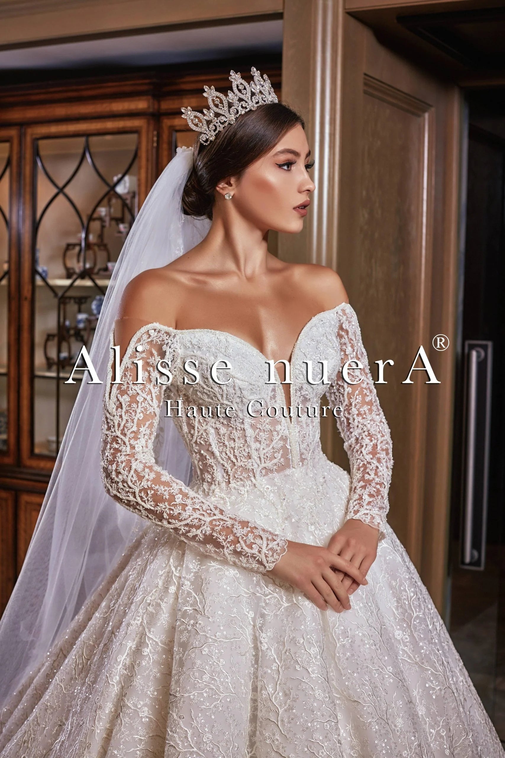 Wedding dress outdoor wedding style fab--Strapless Transparent Lace Sleeve Wedding Dress Wedding dress outdoor wedding style fab--Strapless Transparent Lace Sleeve Wedding Dress