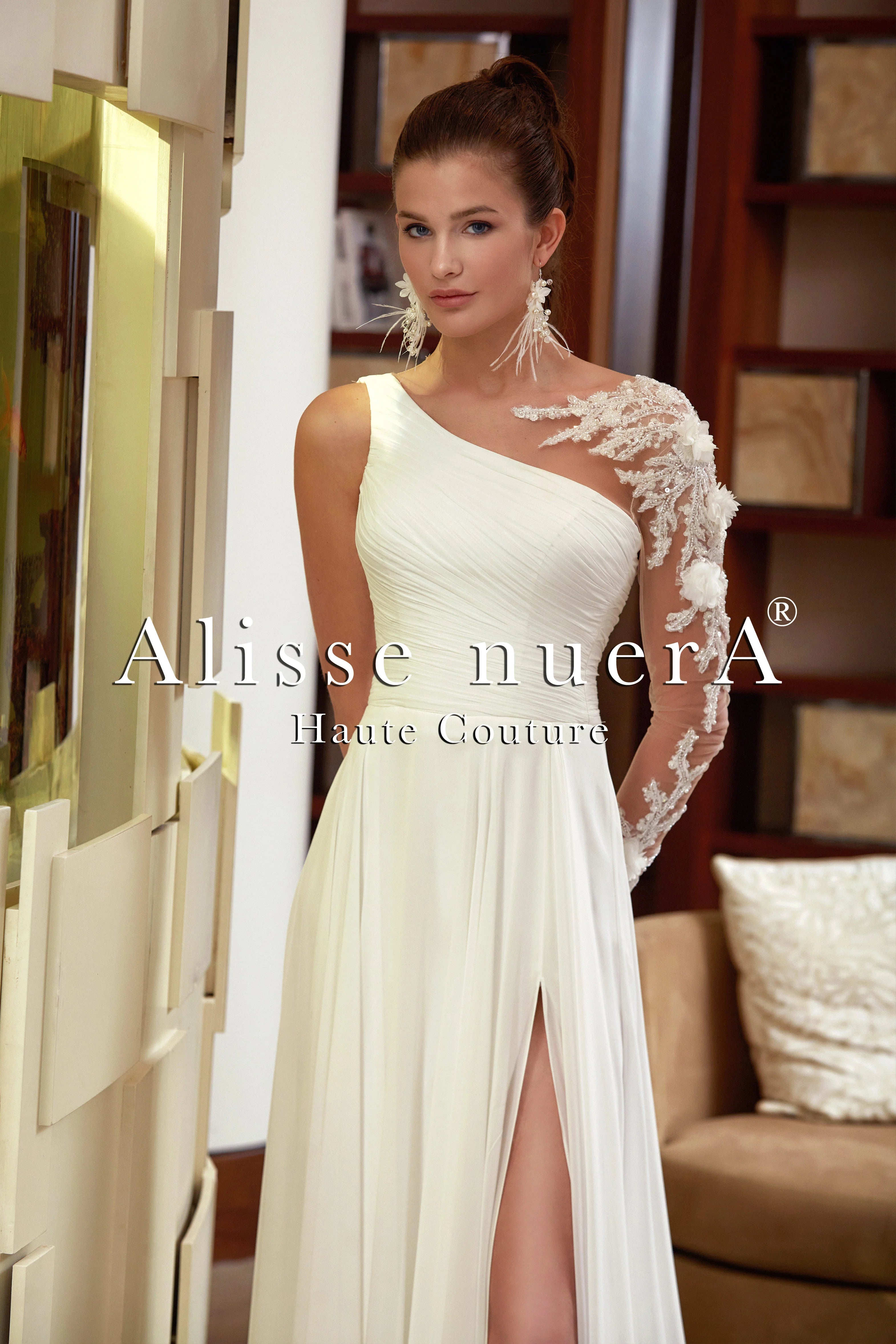 Wedding dress accentuates curves really--Three-dimensional Lace Slit Wedding Dress with Asymmetrical Sleeves Wedding dress accentuates curves really--Three-dimensional Lace Slit Wedding Dress with Asymmetrical Sleeves