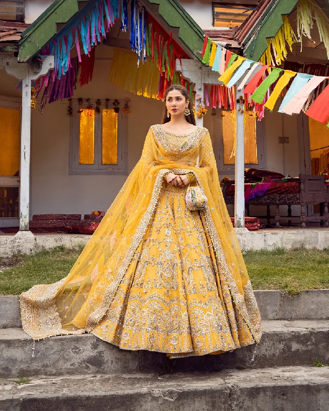 Dress in style for a destination wedding trip--Pakistani Wedding Yellow Bridal Dress Dress in style for a destination wedding trip--Pakistani Wedding Yellow Bridal Dress
